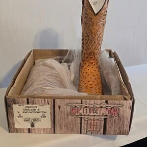 Men's Tan Western Boots, box says 8 but is 7